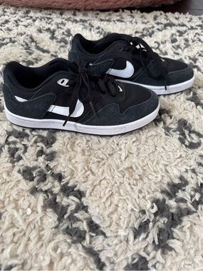Nike SB Alleyoop, Boys 4